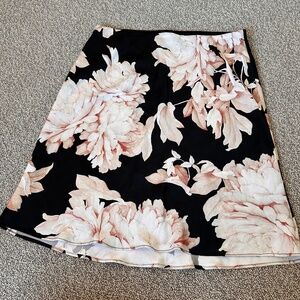 Aritzia Babaton skirt size 8